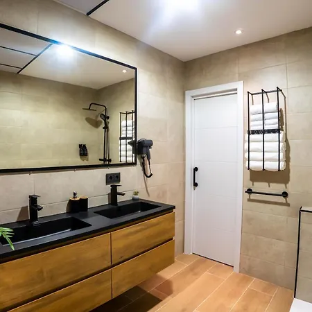 Novaotel Homestay