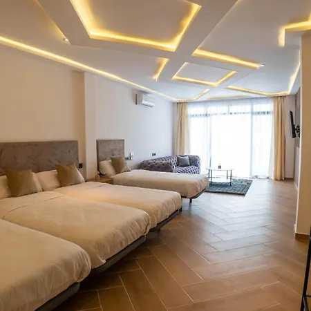 Novaotel Homestay *