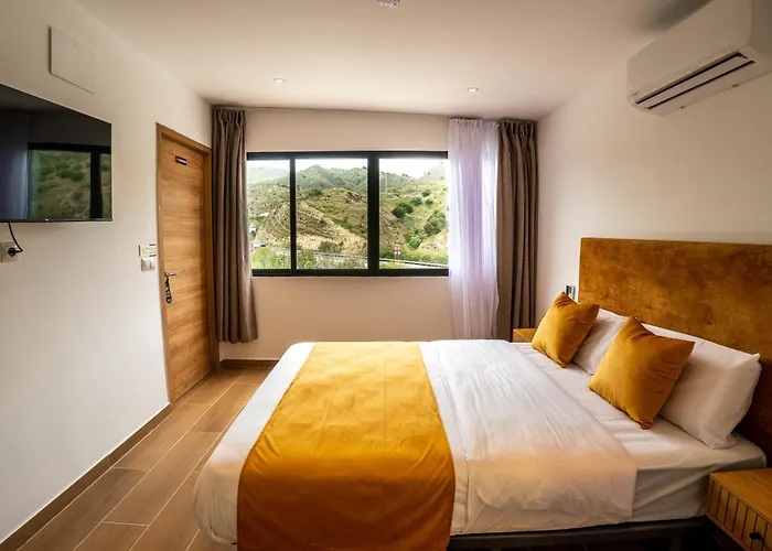 Novaotel בית אירוח מאלגה